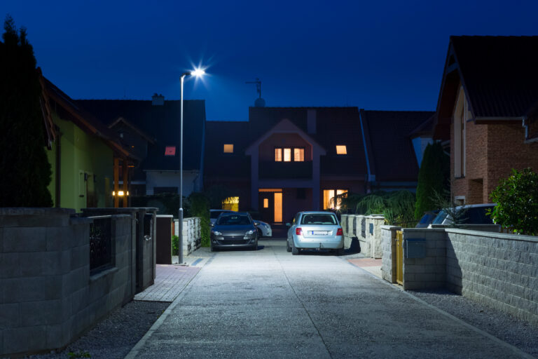 Gegen vermeidbaren Lichtsmog: Pilotprojekt zu dynamischer Strassenbeleutung in Heiningen